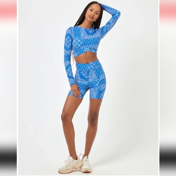 L*Space The Aim High Crop Top & Printed Carter Bike Shorts•Size XL - Picture 7 of 12